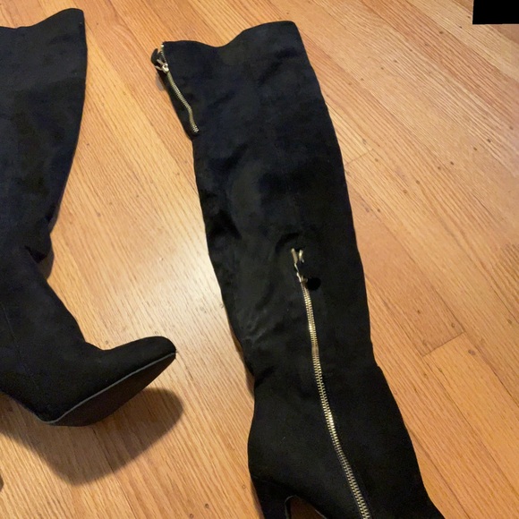 Thigh high black suede boots - Picture 10 of 12